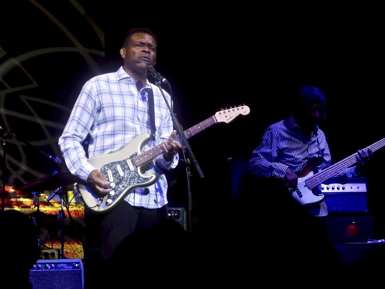 Concert review, Robert Cray Band, The Canyon Club, Martine Ehrenclou, Rock and Blues Muse