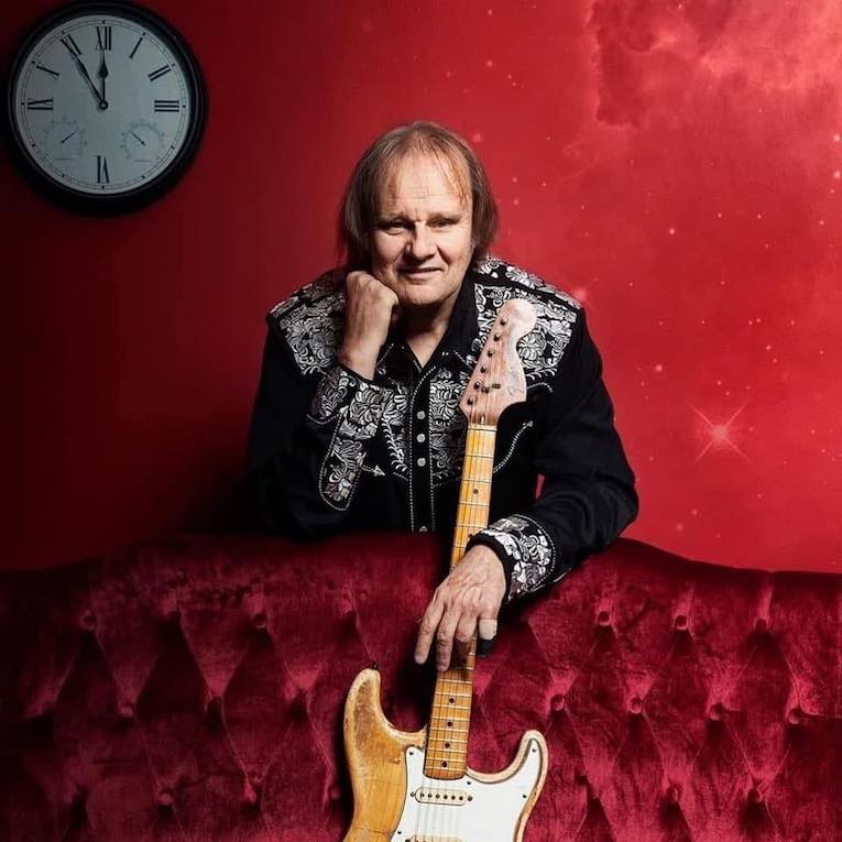 Interview, Blues Rocker Walter Trout, blues rock guitarist, Rock and Blues Muse, Martine Ehrenclou