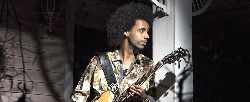 Blues Star Selwyn Birchwood Debuts Video “Freaks Come Out At Night”