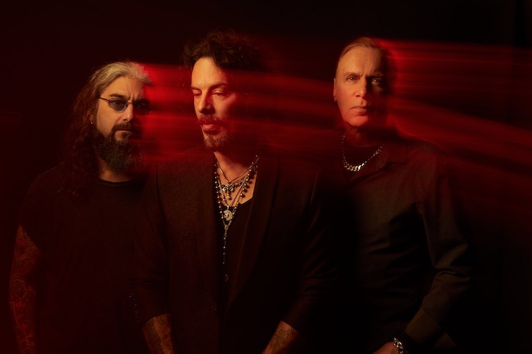 The Winery Dogs, photo, new song, Mad World