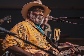 Taj Mahal, photo, Swingin' Live At The Church In Tulsa,