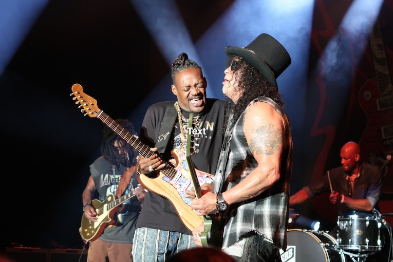 Eric Gales and Slash, photo, Slash’s S.E.R.P.E.N.T Blues Festival, The Greek Theater