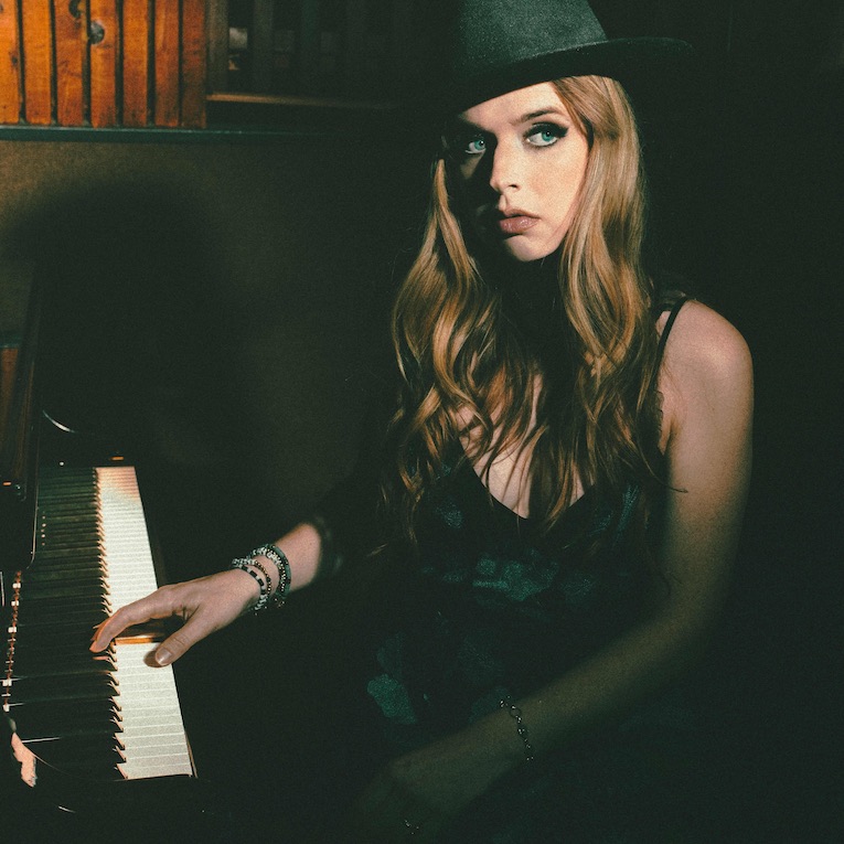 ZZ Ward, photo, Mother